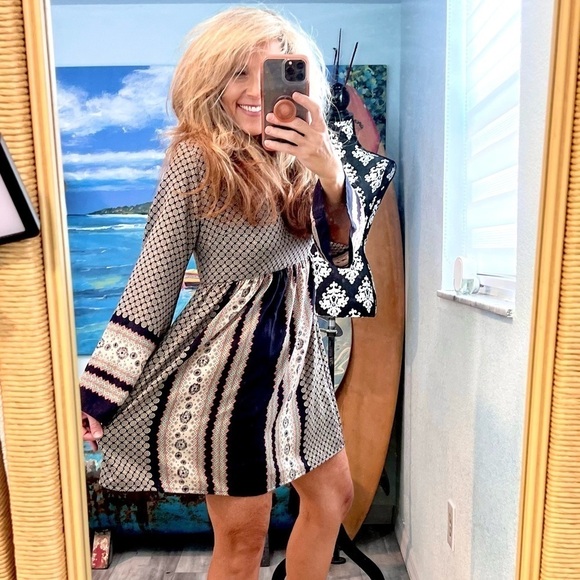 Peppermint USA Boho Bell Sleeve Mini Dress, Geometric Print Fall Beauty, Size S - Picture 6 of 12
